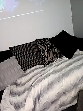 Snapshot of Leanne43 chatting on 02-25-26, 08:07 Leanne43 online show from 02-25-26, 08:07