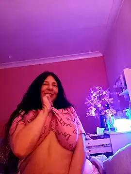 Snapshot of Leanne43 chatting on 04-02-26, 11:46 Leanne43 online show from 04-02-26, 11:46