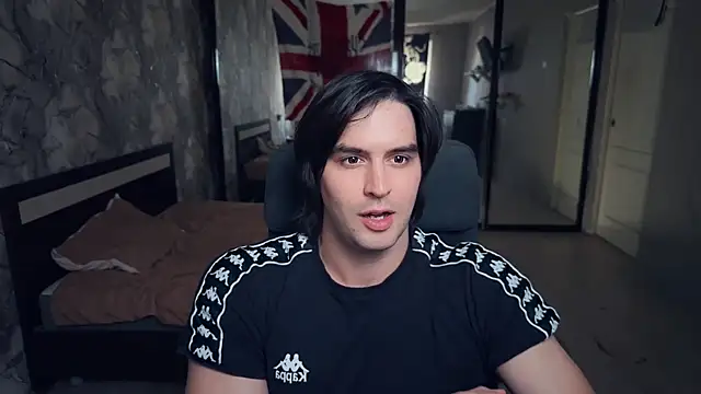 Snapshot of keanu_reevez chatting on 10-18-25, 11:33 keanu reevez online show from 10-18-25, 11:33