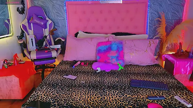 macasweet online show from 11-28-25, 10:01