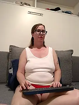 SweetandNaughty1 online show from 05-06-26, 04:52