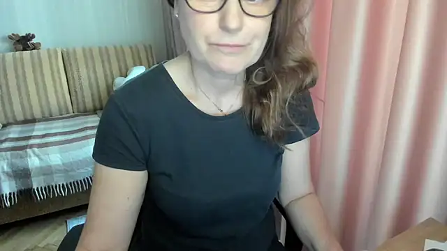 lauraoven online show from 03-22-26, 02:42