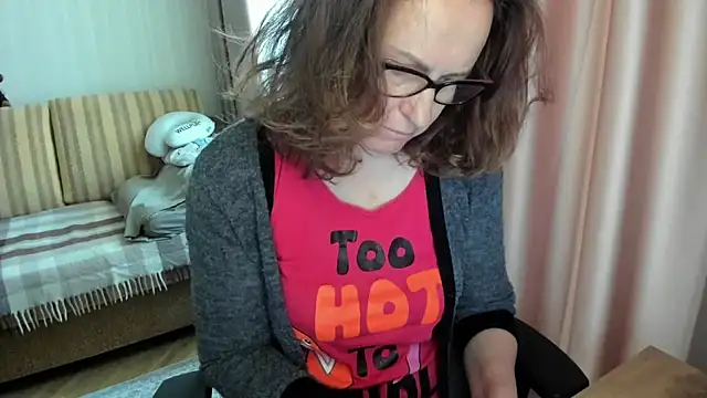 lauraoven online show from 05-16-26, 03:22