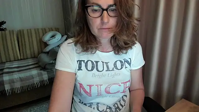 lauraoven online show from 06-11-26, 03:10