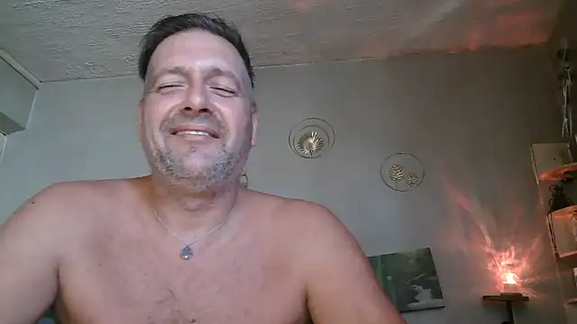 Snapshot of matrikes1 chatting on 07-10-26, 12:41 matrikes1 online show from 07-10-26, 12:41