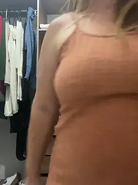 moniquerainx online show from 11-17-25, 04:18