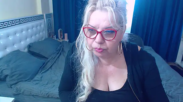 SonyaHotMilf online show from 04-24-26, 09:01