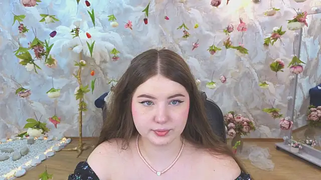 Snapshot of NicoleFoxery chatting on 06-06-26, 06:23 NicoleFoxery online show from 06-06-26, 06:23