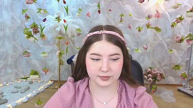 Snapshot of NicoleFoxery chatting on 06-09-26, 03:40 NicoleFoxery online show from 06-09-26, 03:40