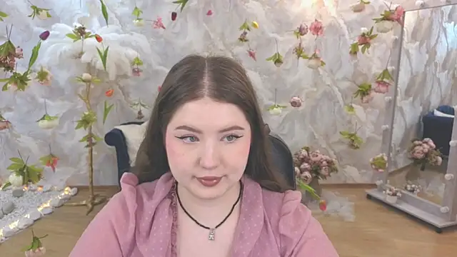 Snapshot of NicoleFoxery chatting on 06-18-26, 06:23 NicoleFoxery online show from 06-18-26, 06:23