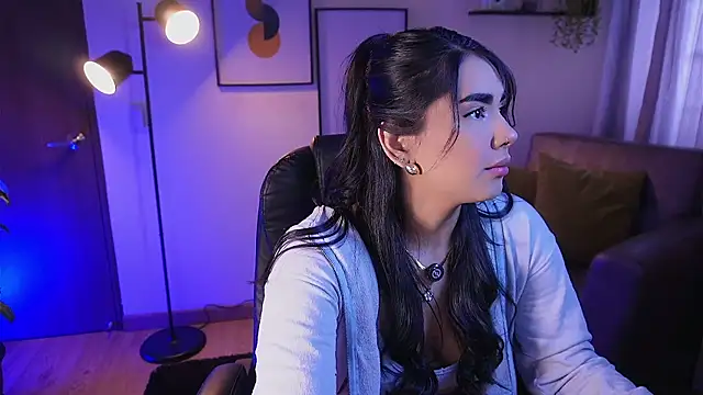 Isabella dior online show from 11-21-25, 02:49