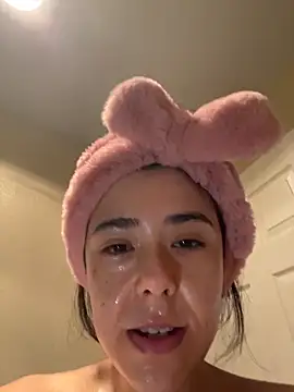 Evie-Luna online show from 01-16-26, 06:56