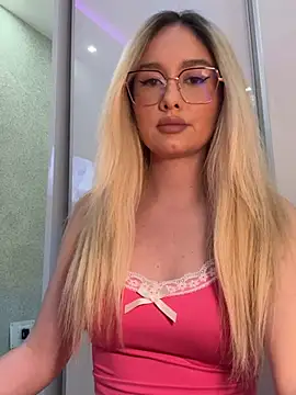 Snapshot of mollyxxx chatting on 04-27-26, 02:42 mollyxxx online show from 04-27-26, 02:42