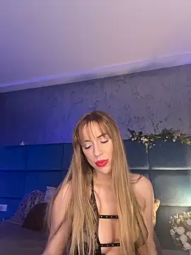 Snapshot of RockQueen_A chatting on 04-19-26, 05:18 RockQueen A online show from 04-19-26, 05:18