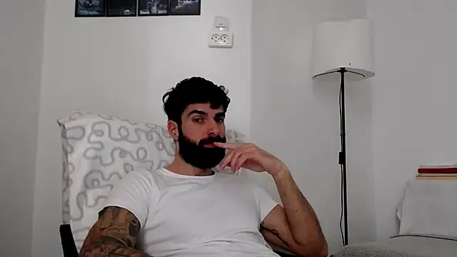 Snapshot of Verycutex chatting on 01-13-26, 09:03 Verycutex online show from 01-13-26, 09:03