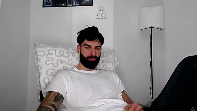 Snapshot of Verycutex chatting on 01-14-26, 07:47 Verycutex online show from 01-14-26, 07:47