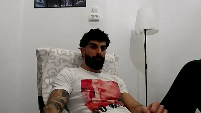 Snapshot of Verycutex chatting on 02-06-26, 01:25 Verycutex online show from 02-06-26, 01:25