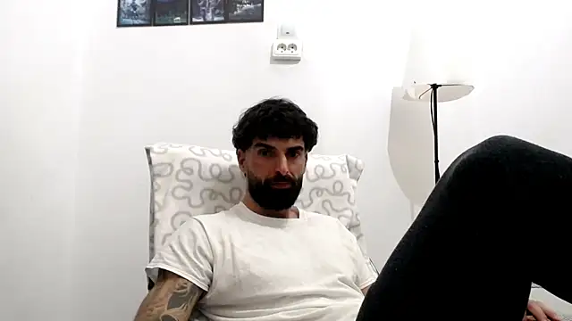 Snapshot of Verycutex chatting on 02-26-26, 07:13 Verycutex online show from 02-26-26, 07:13