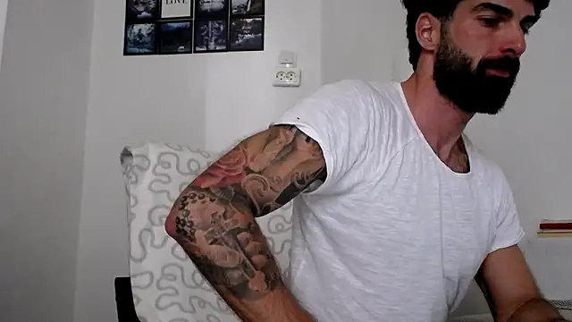 Snapshot of Verycutex chatting on 03-06-26, 08:11 Verycutex online show from 03-06-26, 08:11