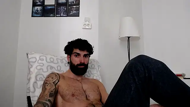 Snapshot of Verycutex chatting on 03-20-26, 10:31 Verycutex online show from 03-20-26, 10:31