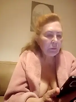 Hottie-Mom online show from 04-09-26, 08:47