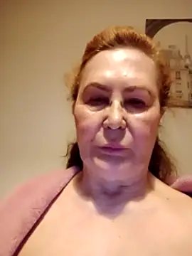 Hottie-Mom online show from 05-18-26, 08:58