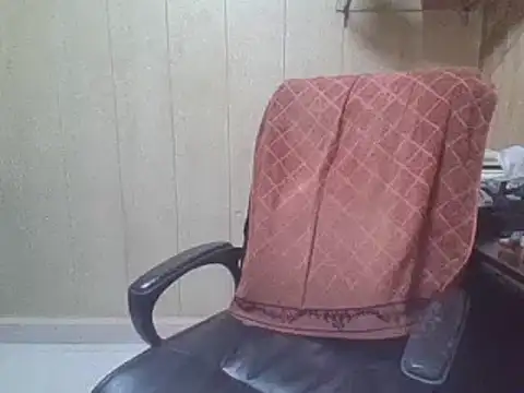 Snapshot of hairymaster95 chatting on 06-18-26, 04:13 hairymaster95 online show from 06-18-26, 04:13