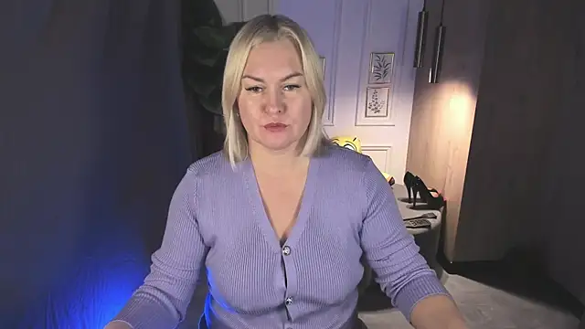 YolandaKiss online show from 11-22-25, 08:19