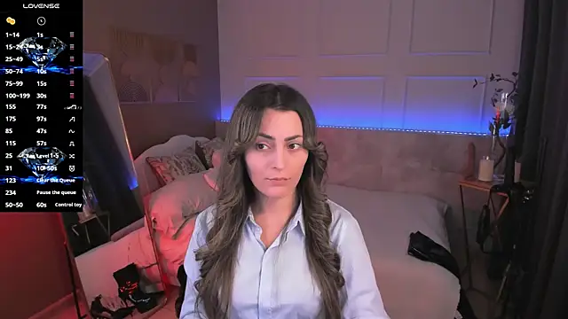 KylieMellow online show from 07-18-26, 05:44