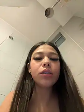 Alyshanon18 online show from 05-28-26, 02:53
