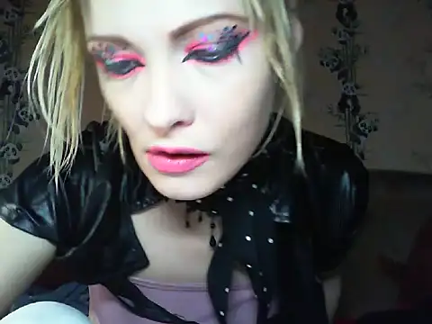 Snapshot of WildMissNiks chatting on 06-20-26, 08:28 WildMissNiks online show from 06-20-26, 08:28