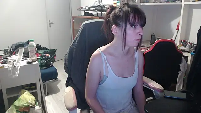 Snapshot of missthon0 chatting on 03-05-26, 04:14 missthon0 online show from 03-05-26, 04:14