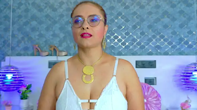 MarilynVega1 online show from 09-11-25, 08:53