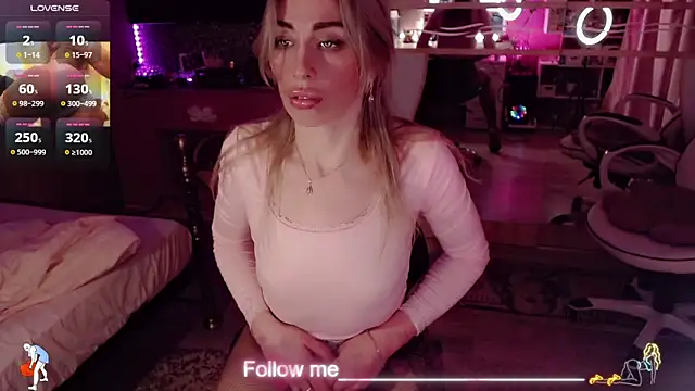 AnnieGOld  online show from 03-29-26, 07:58