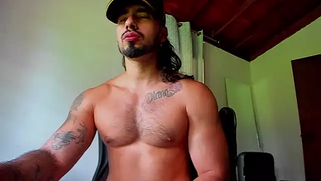 Snapshot of Baky_sexy chatting on 01-08-26, 03:47 Baky sexy online show from 01-08-26, 03:47