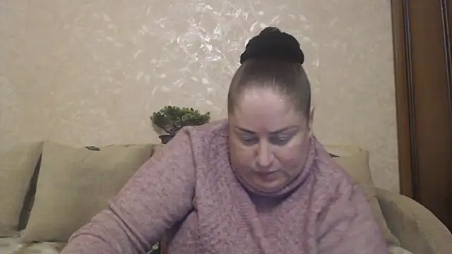 Snapshot of Amy_August chatting on 04-08-26, 05:57 Amy August online show from 04-08-26, 05:57