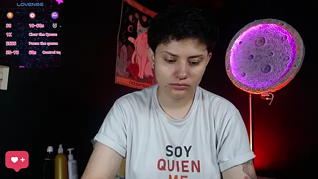 girl intense444 online show from 05-18-26, 01:06