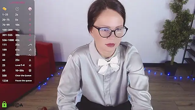 Snapshot of VickyGolden chatting on 06-24-26, 05:28 VickyGolden online show from 06-24-26, 05:28