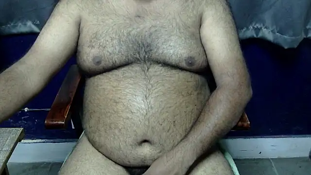 Snapshot of hairysubcub_70 chatting on 06-13-26, 04:32 hairysubcub 70 online show from 06-13-26, 04:32