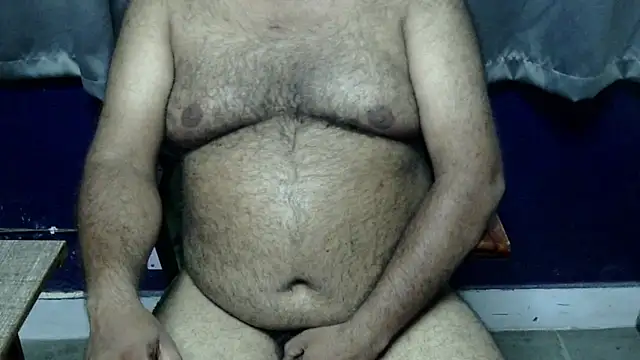 Snapshot of hairysubcub_70 chatting on 06-20-26, 06:33 hairysubcub 70 online show from 06-20-26, 06:33