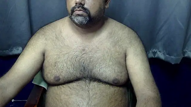 Snapshot of hairysubcub_70 chatting on 06-25-26, 04:23 hairysubcub 70 online show from 06-25-26, 04:23