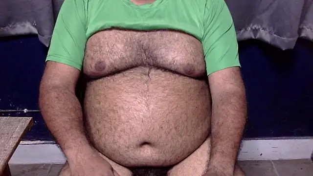 Snapshot of hairysubcub_70 chatting on 06-27-26, 12:22 hairysubcub 70 online show from 06-27-26, 12:22
