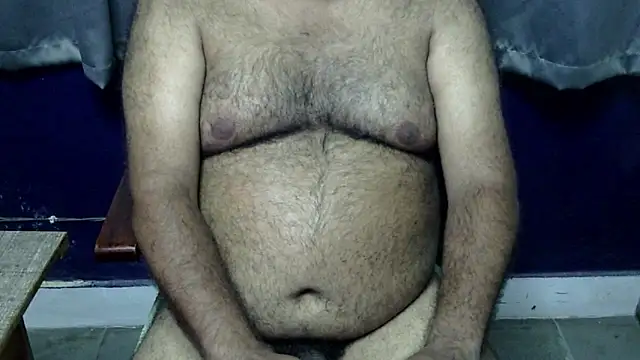 Snapshot of hairysubcub_70 chatting on 07-13-26, 04:10 hairysubcub 70 online show from 07-13-26, 04:10
