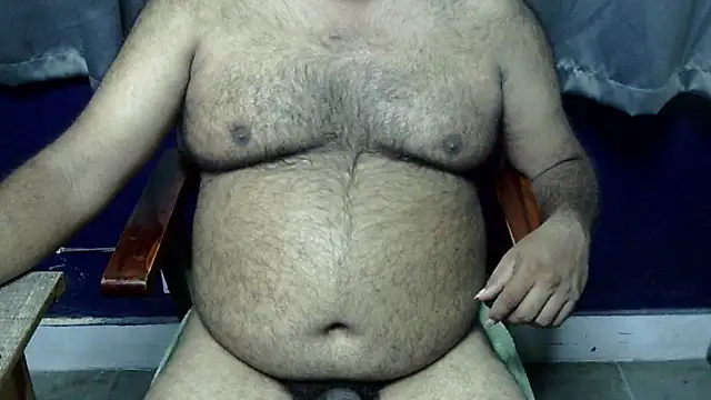 Snapshot of hairysubcub_70 chatting on 07-15-26, 04:07 hairysubcub 70 online show from 07-15-26, 04:07