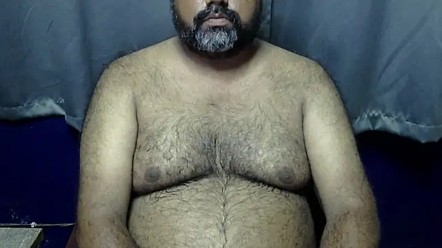 Snapshot of hairysubcub_70 chatting on 07-15-26, 05:18 hairysubcub 70 online show from 07-15-26, 05:18