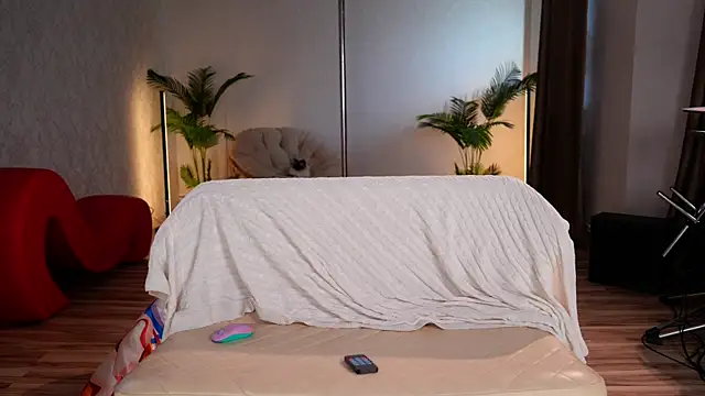 Snapshot of KittyCaitlin chatting on 04-21-26, 02:51 KittyCaitlin online show from 04-21-26, 02:51