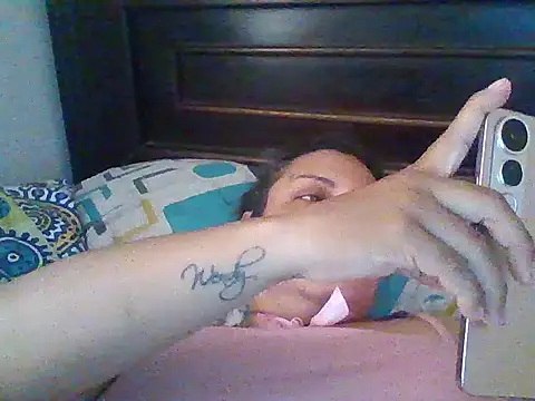 Snapshot of HallyGirlHot chatting on 02-26-26, 04:28 HallyGirlHot online show from 02-26-26, 04:28