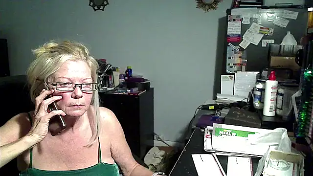 XTRAHORNYONE online show from 05-06-26, 01:57