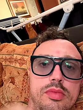 minga1995 online show from 12-19-25, 09:44