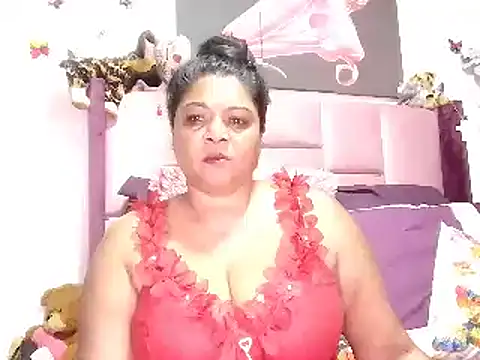 Snapshot of IndianDelia chatting on 06-02-26, 05:26 IndianDelia online show from 06-02-26, 05:26